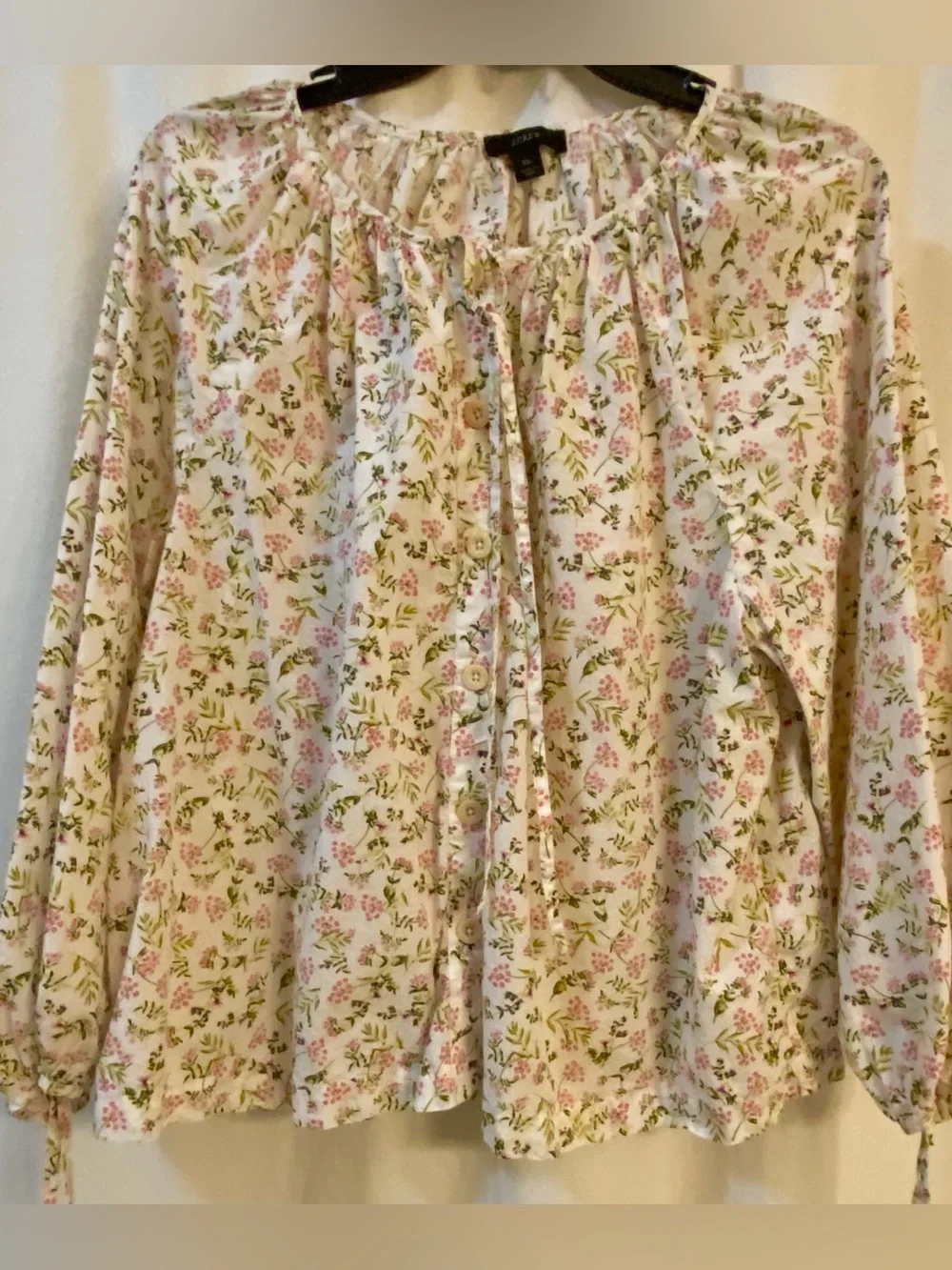J Crew Button Down Peasant style Top. Flat Collar w/Tie at Top. Size XL. Cotton